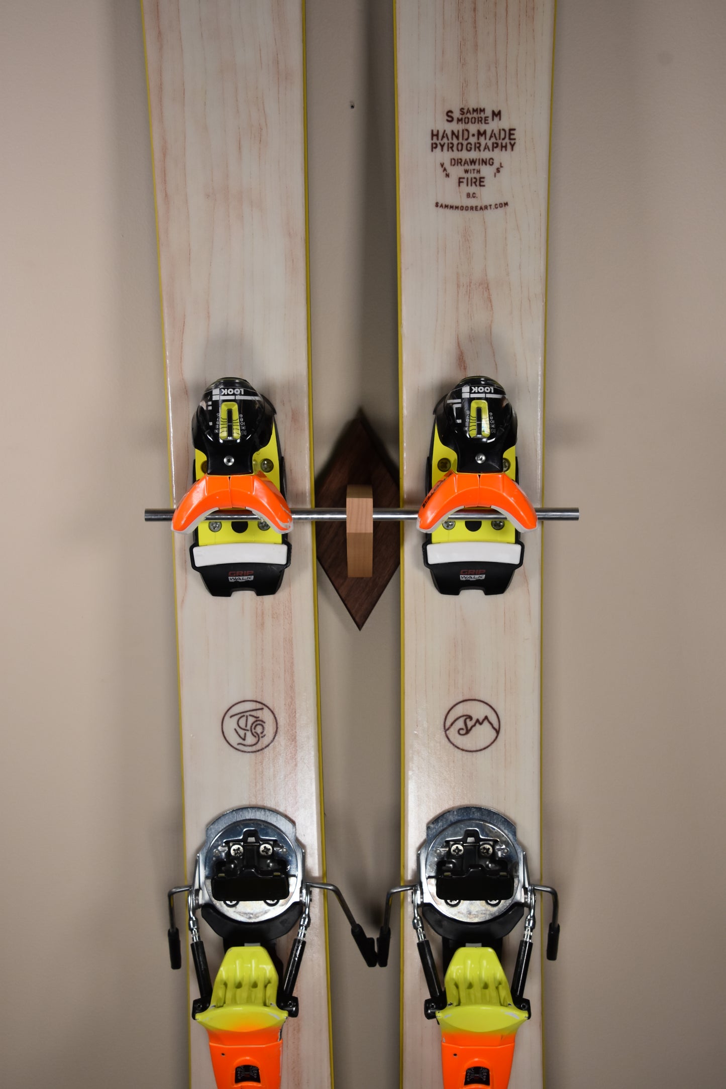 Ski Wall Mount